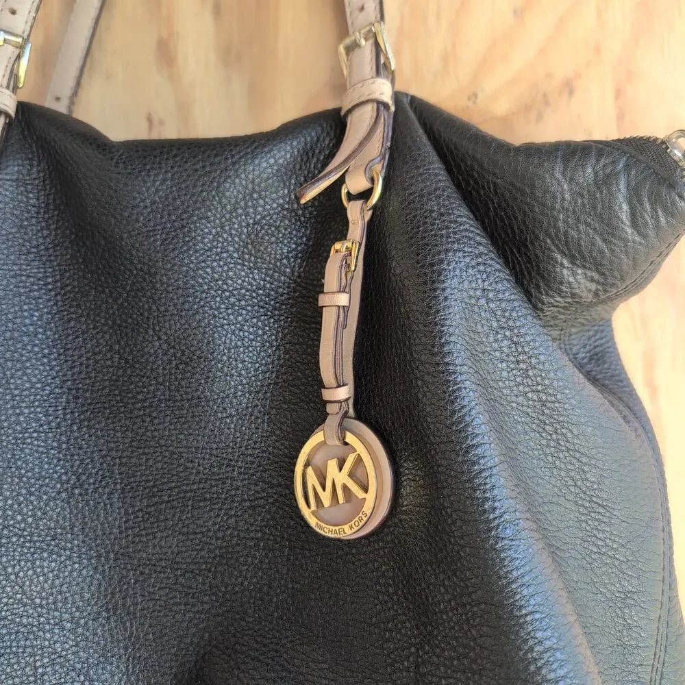 Michael Kors Jet Set Large Pebbled Black/Cream Leather Shoulder Bag Tote Purse
